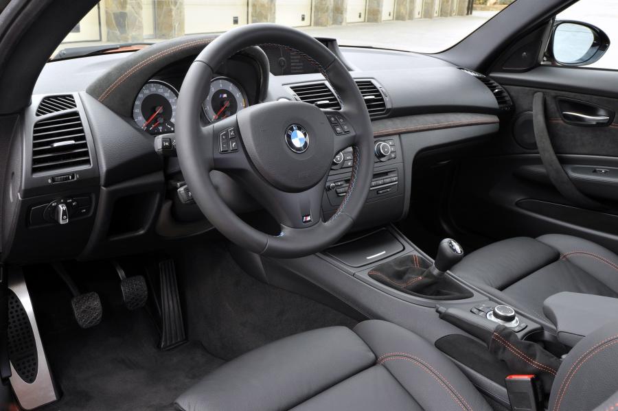 BMW 1-Series M 2011 года  (фото 16 из 79)